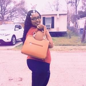 Meet your Posher, Kayla